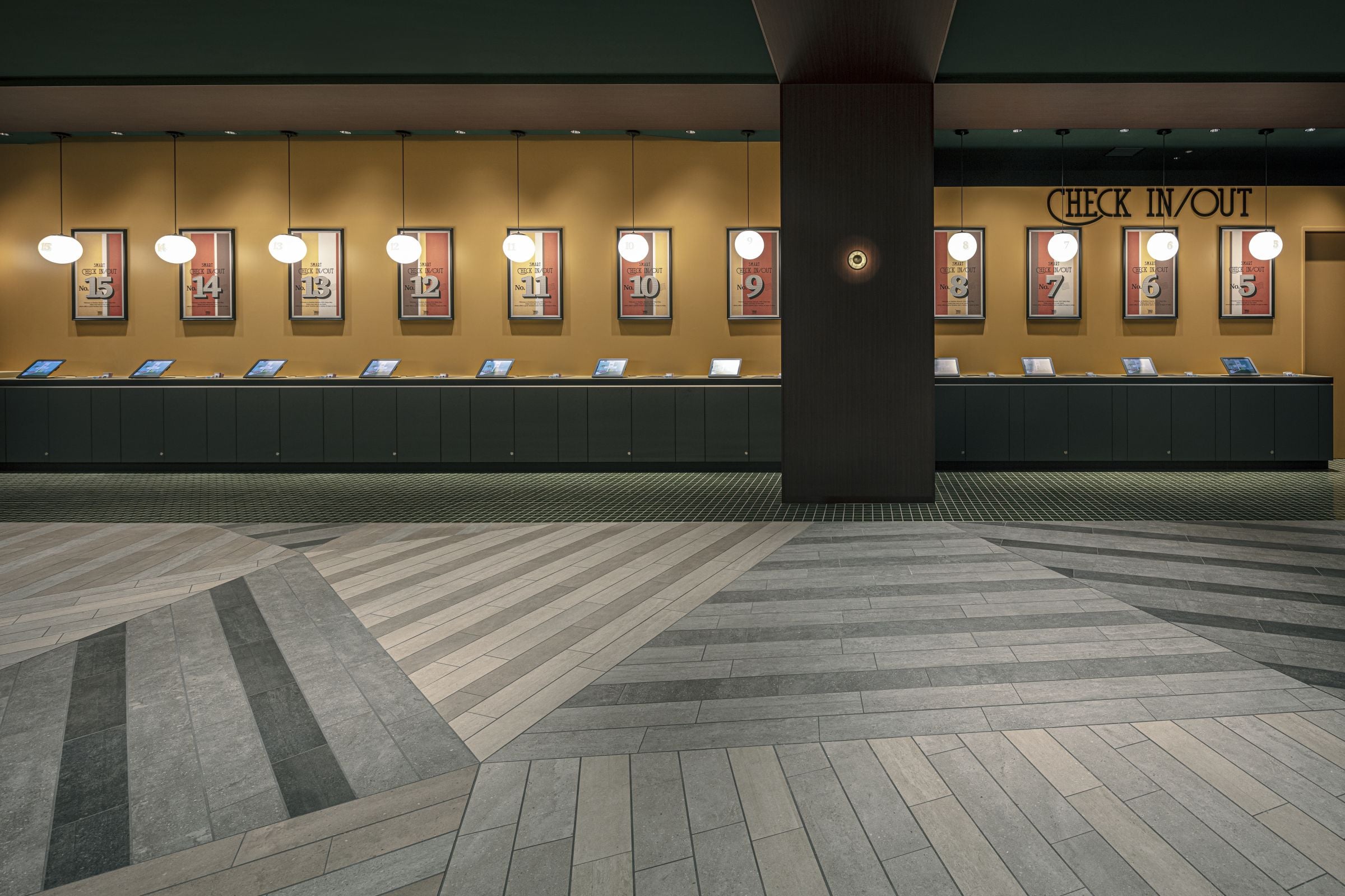 【ベイ リス様】専用ページ 2nd_Roomセンタースペース人あり